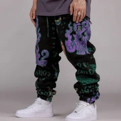 Grimey Pantalon Lost Boys All Over Jacquard Sweatpants - Black | Winter 22 Outlet